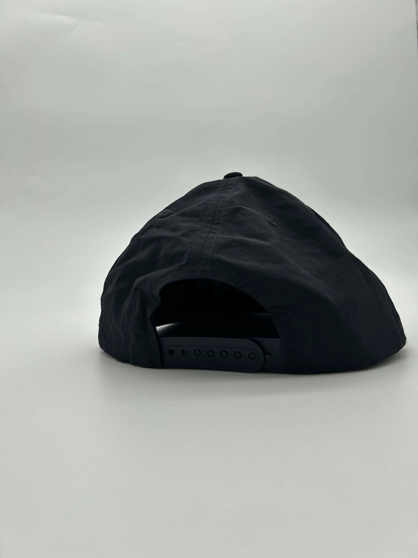 DEAD HEAT • Cap • One Size