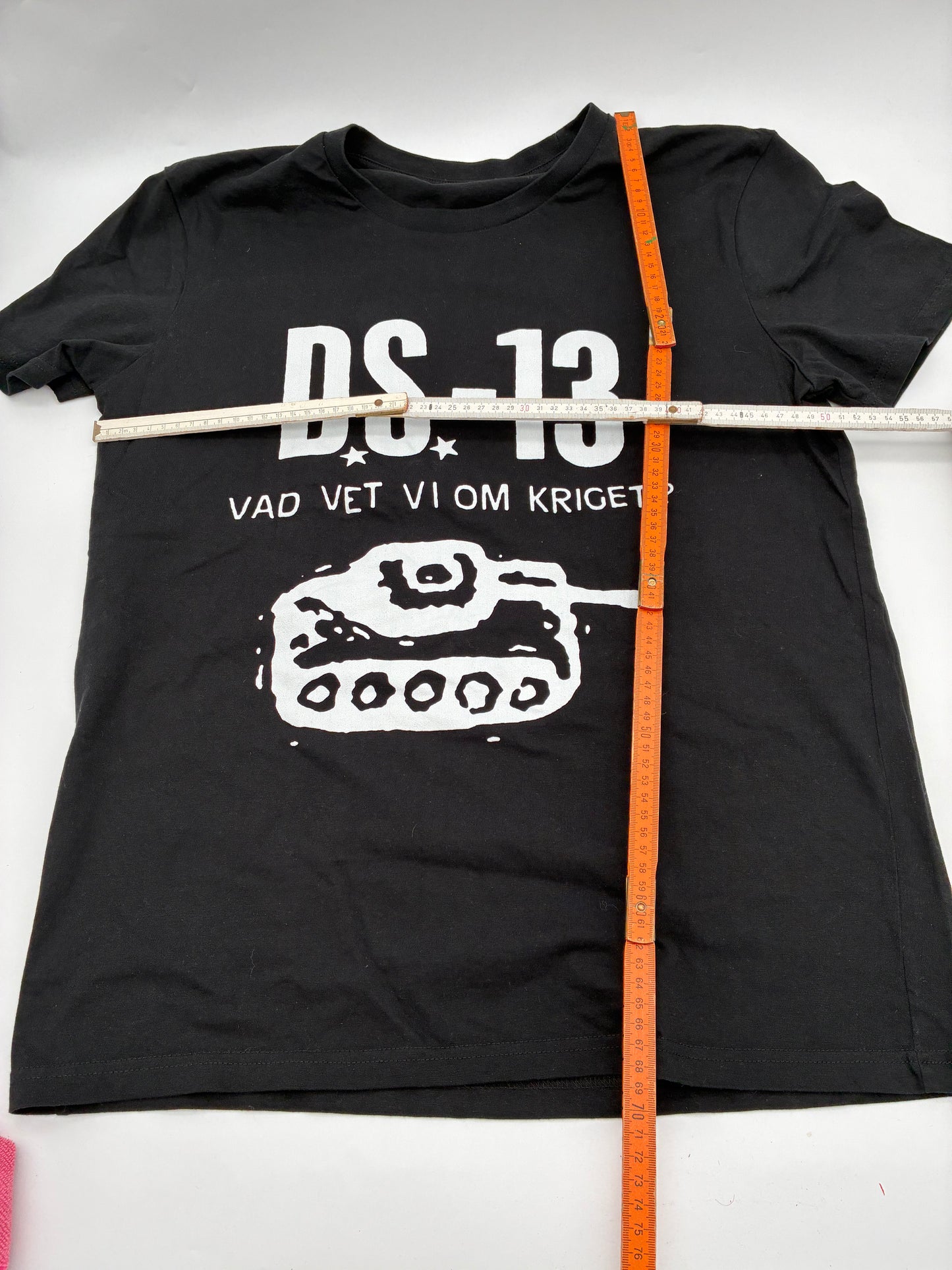 DS-13 •  Vad Vet Vi Om Kriget? • T-Shirt • L • Second Hand